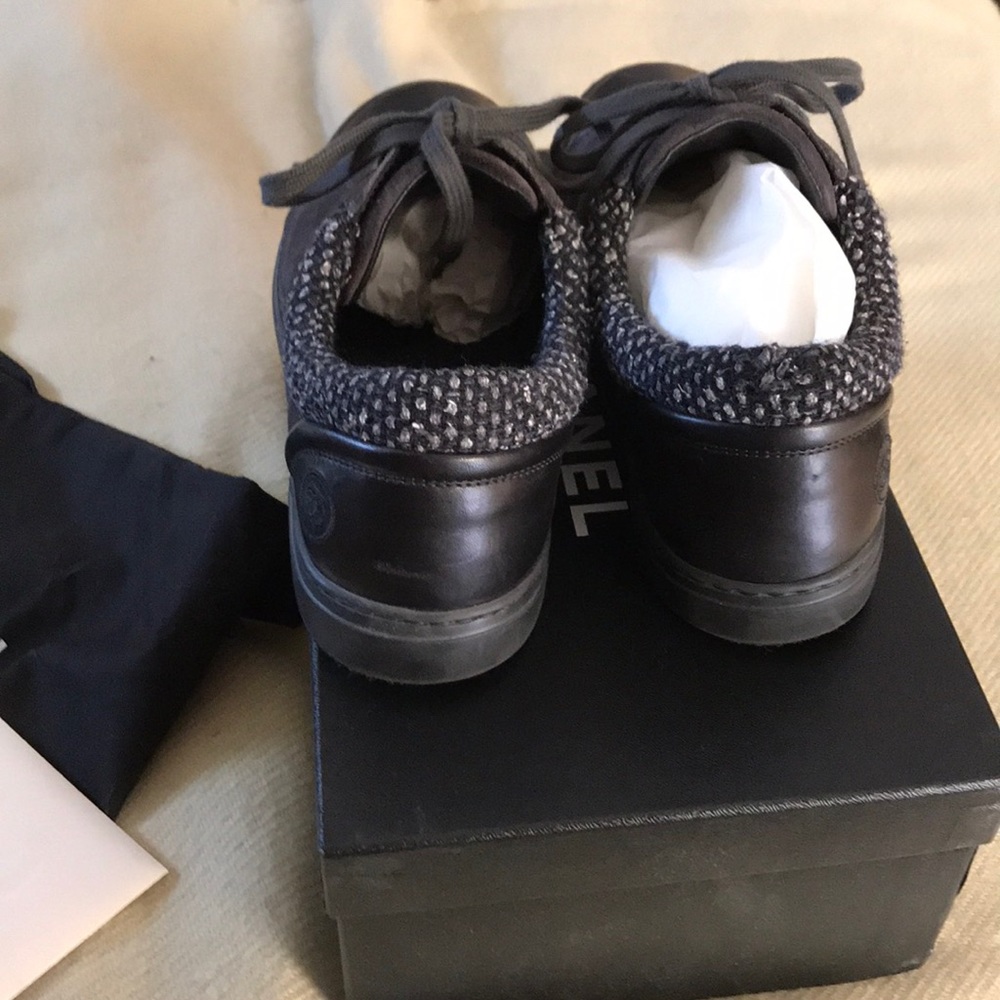 Chanel black leather and gray suede sneakers - Picture 2 of 7
